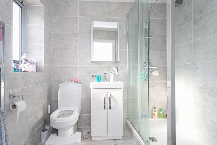 1 Bedroom Flat To Rent In Hartswood Close, Bushey, WD23