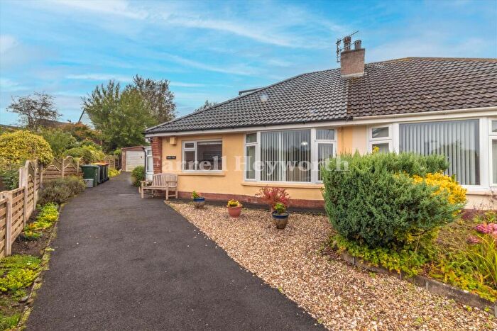 2 Bedroom Bungalow For Sale In Harewood Avenue, Lancaster, LA1