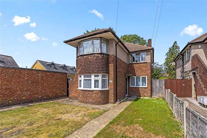 3 Bedroom Maisonette For Sale In Millbourne Road, Feltham, TW13