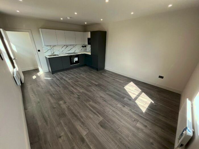 2 Bedroom Flat To Rent In Derby Road, London, EN3