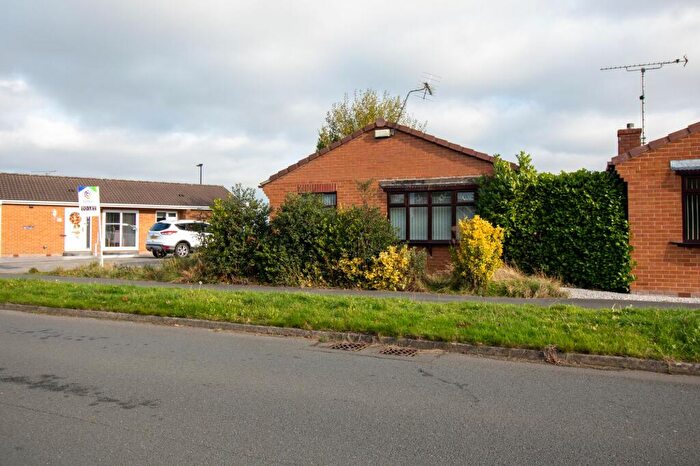 2 Bedroom Detached Bungalow To Rent In Hartland Avenue, Sothall, S20