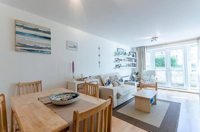 1 Bedroom Flat To Rent In St Davids Square, Isle Of Dogs, London, E14