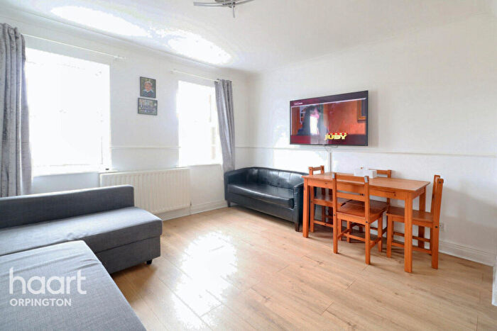 2 Bedroom Apartment For Sale In College Road, Bromley, BR1
