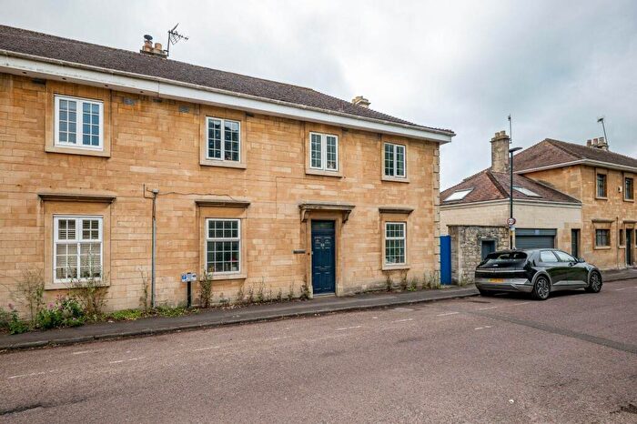 4 Bedroom House To Rent In Greenway Lane, BA2