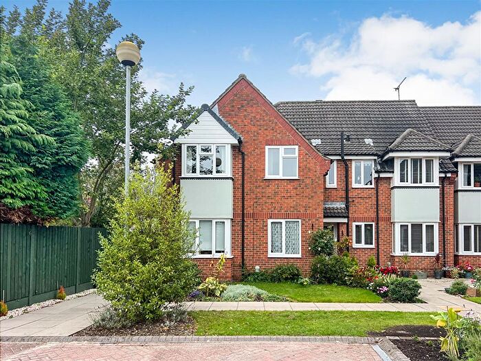 2 Bedroom Flat For Sale In Regents Court, Finkle Street, Cottingham, HU16