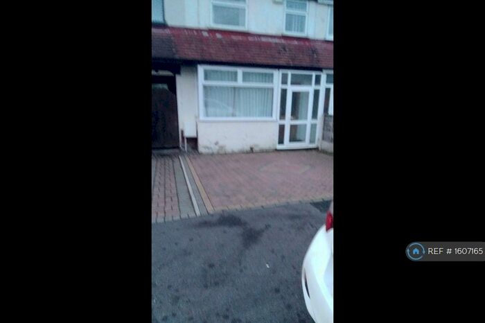 2 Bedroom Semi-Detached House To Rent In Caldecott Road, Manchester, M9