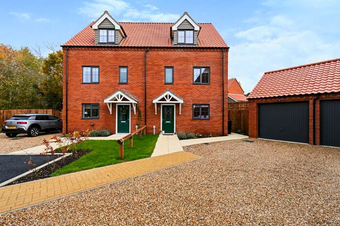 4 Bedroom Semi-Detached House For Sale In Kings Close, Scole, Diss, IP21