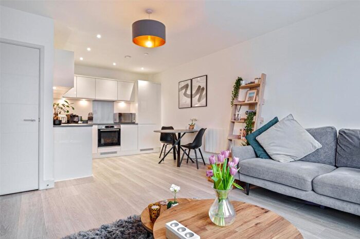 1 Bedroom Apartment For Sale In The Ring, Bracknell, Berkshire, RG12