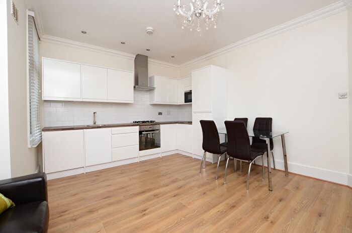 2 Bedroom Flat To Rent In Stanstead Road, London, SE23