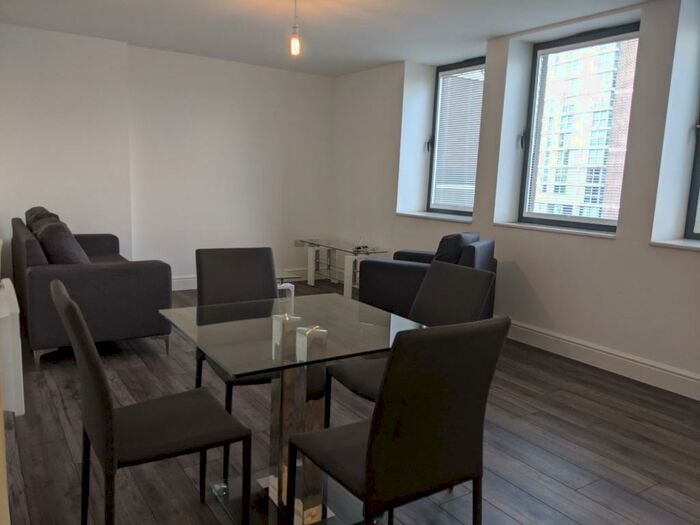 2 Bedroom Apartment To Rent In Queen Street, City Centre, Sheffield, S1