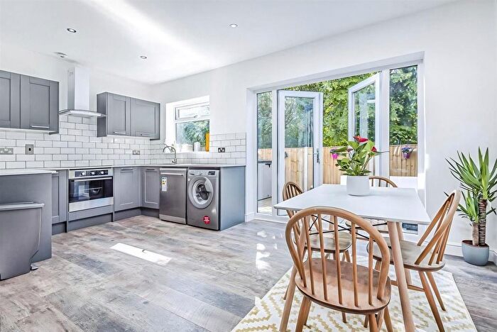 2 Bedroom Flat For Sale In Southdown Road, West Wimbledon, SW20