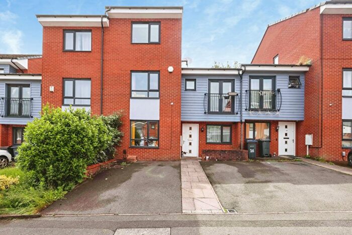 4 Bedroom Terraced House For Sale In Whitlock Grove, Birmingham, West Midlands, B14