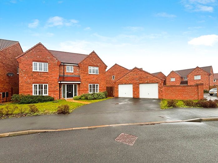 5 Bedroom Detached House For Sale In Jean Revill Close, Saxilby, LN1