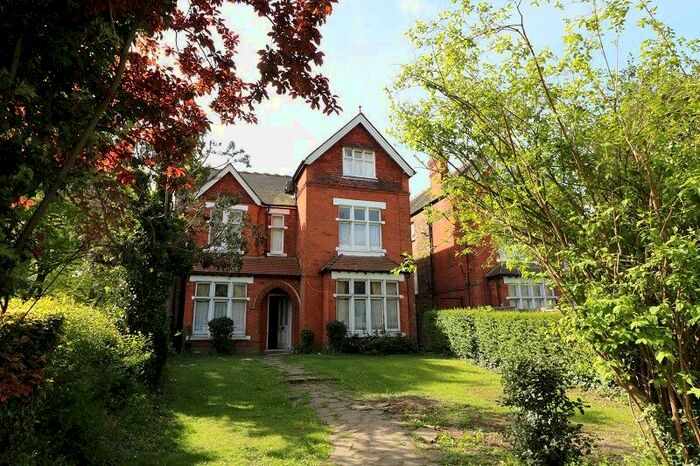 Studio To Rent In Castlebar Hill, Ealing, London, W5