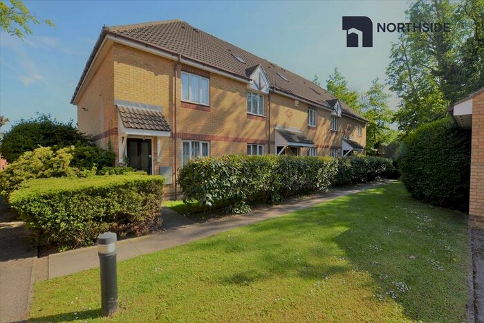 2 Bedroom Maisonette To Rent In Dorset Mews, Finchley, London N3