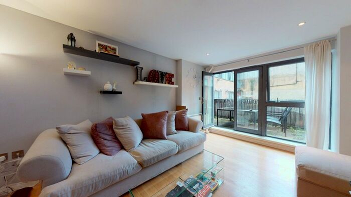 2 Bedroom Flat To Rent In William Road, London, NW1