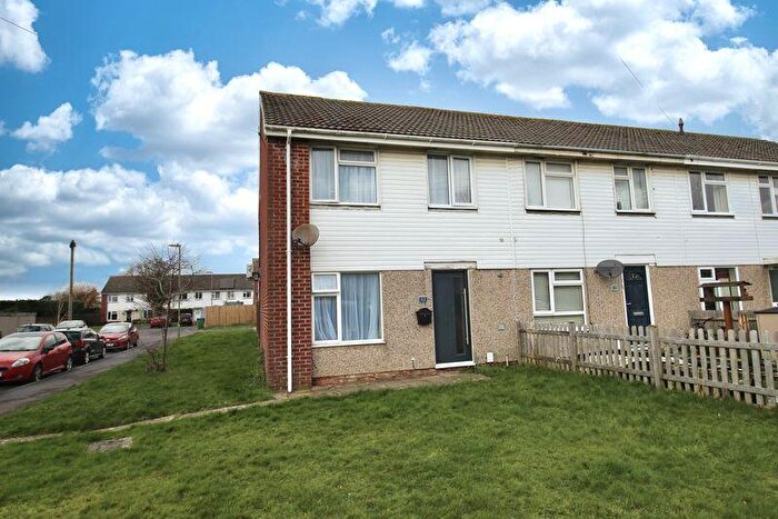 3 Bedroom Semi Detached House For Sale In Northmore Road, Park Gate, SO31