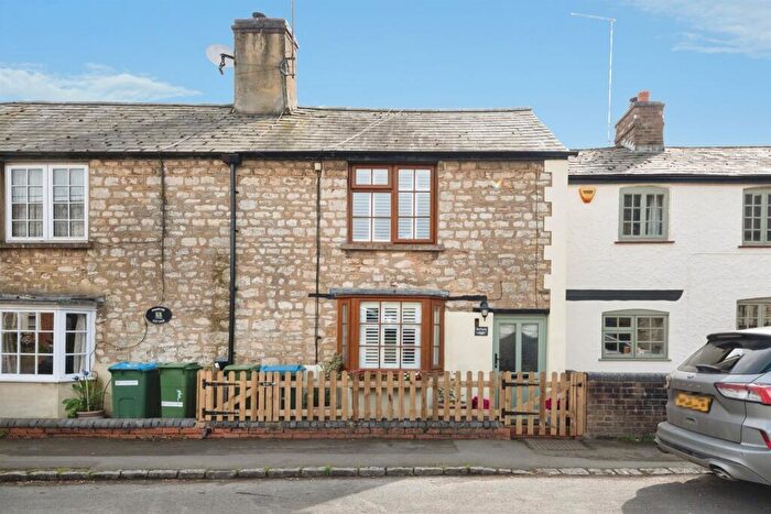 2 Bedroom Character Property For Sale In Main Street, Tingewick, Buckingham, MK18