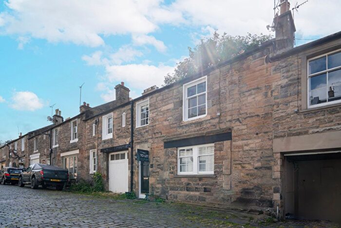 2 Bedroom Flat To Rent In Dean Park Mews, Edinburgh, EH4