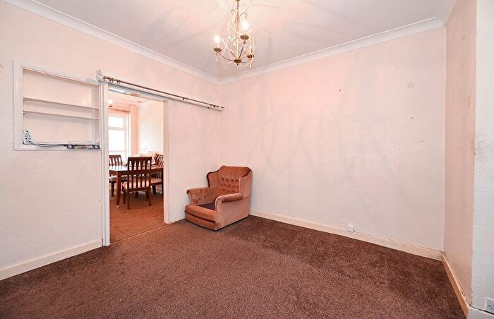 3 Bedroom Terraced House For Sale In De Beauvoir Road, Reading, Berkshire, RG1