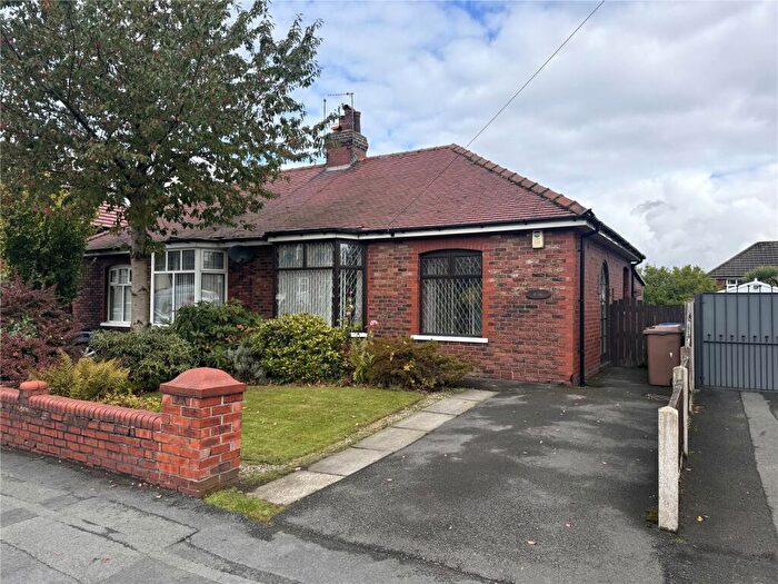 2 Bedroom Bungalow To Rent In Smithy Bridge Road, Littleborough, Rochdale, OL15