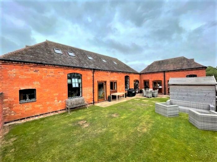 3 Bedroom Barn Conversion For Sale In Upper Skilts Court, Gorcott Hil, Beoley, B98
