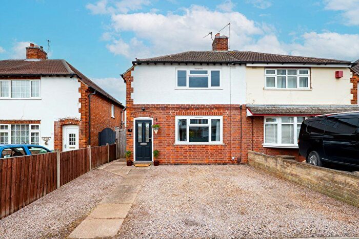3 Bedroom Semi Detached House For Sale In Stonehill Avenue, Birstall, LE4