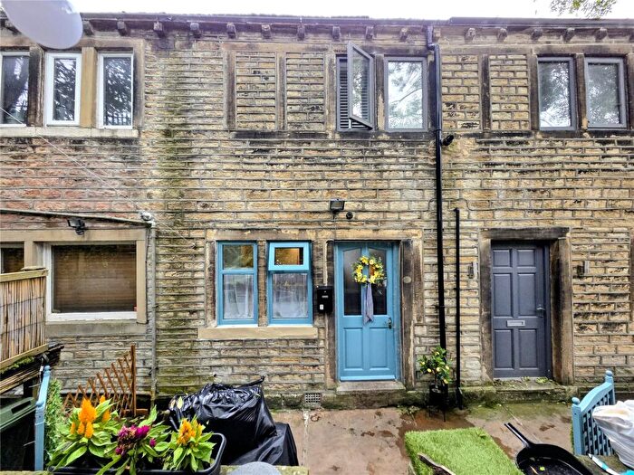 2 Bedroom Apartment For Sale In Manchester Road, Linthwaite, Huddersfield, West Yorkshire, HD7