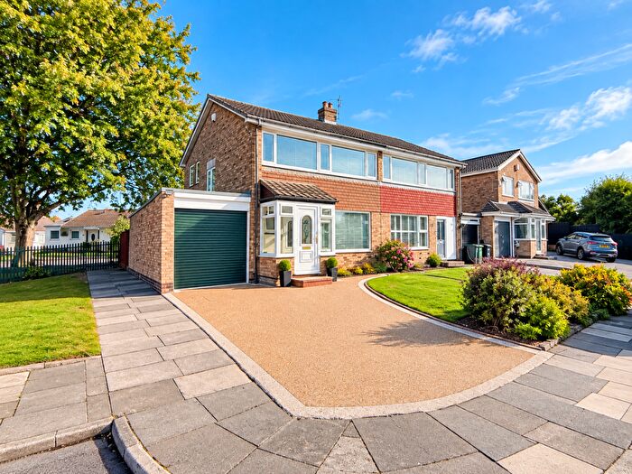 3 Bedroom Semi-Detached House For Sale In Glendale Avenue, Whickham Central, Whickham, Gateshead, NE16