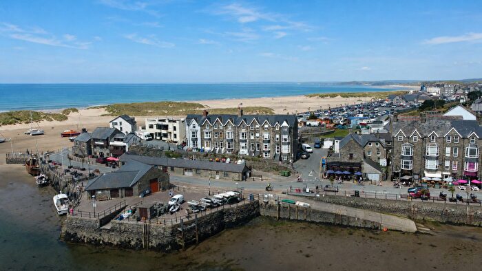 2 Bedroom Flat For Sale In Abermaw Terrace, Barmouth, LL42