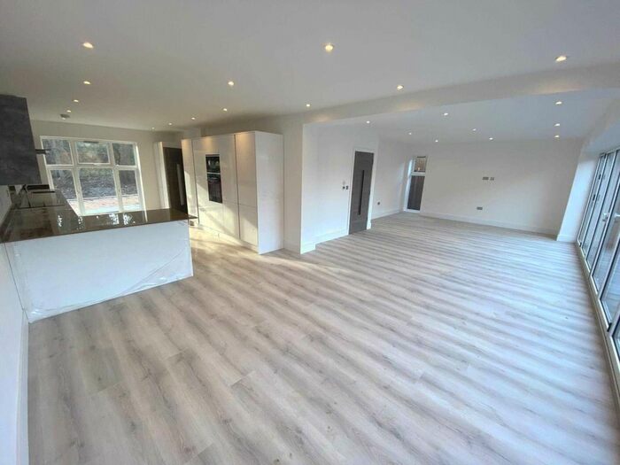 5 Bedroom Detached House To Rent In Crouch Lane, Goffs Oak, EN7