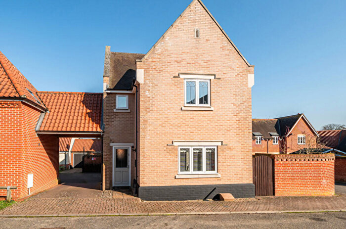 2 Bedroom Link Detached House For Sale In Black Barn Close, Lower Somersham, Ipswich, IP8