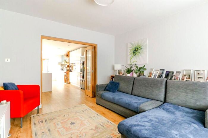 5 Bedroom Semi-Detached House For Sale In Carnarvon Avenue, Enfield, EN1