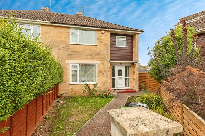 3 Bedroom Semi-Detached House For Sale In Rosslyn Road, Bath, BA1