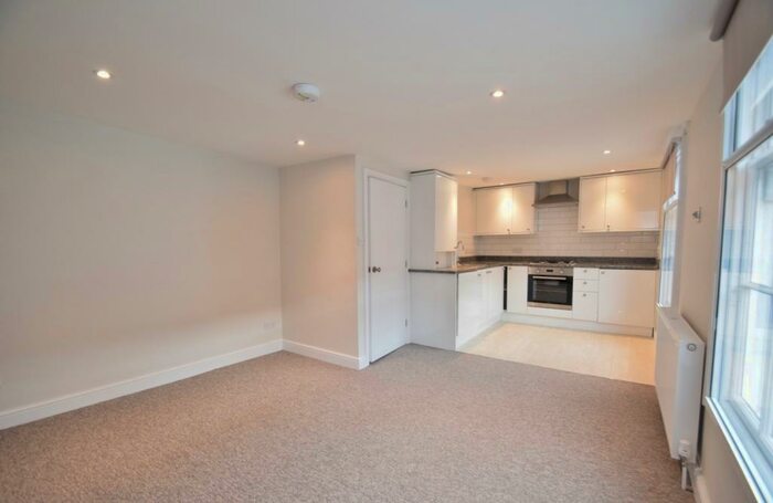 1 Bedroom Flat To Rent In Winchester City Centre, SO23