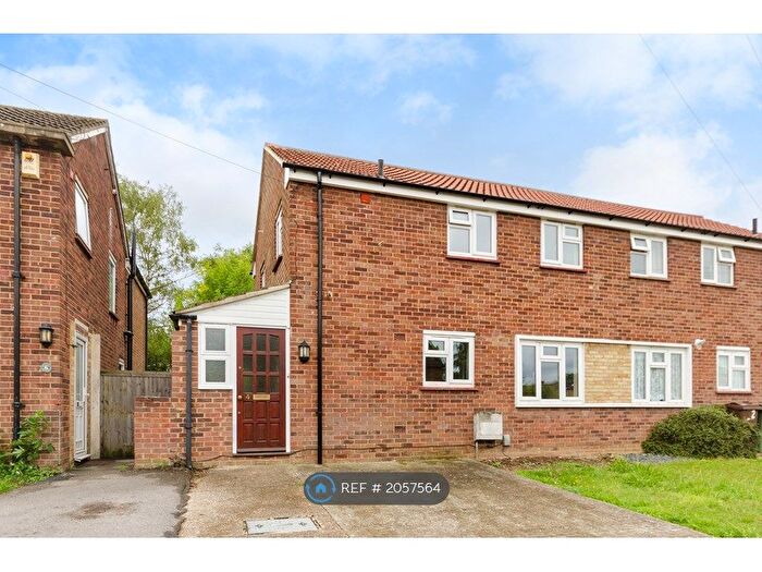 4 Bedroom Semi-Detached House To Rent In Rickyard, Guildford, GU2
