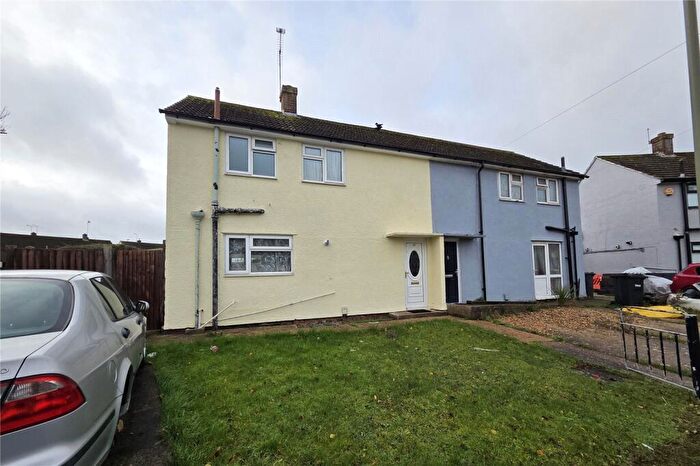 2 Bedroom Semi Detached House For Sale In Finchdean Road, Havant, Hampshire, PO9