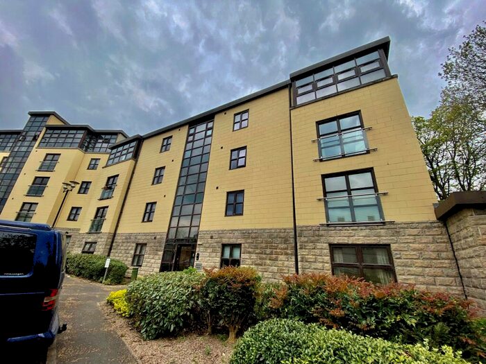 2 Bedroom Apartment To Rent In Queens Mews, Park Grange Road, Sheffield, Nr City Centre, S2