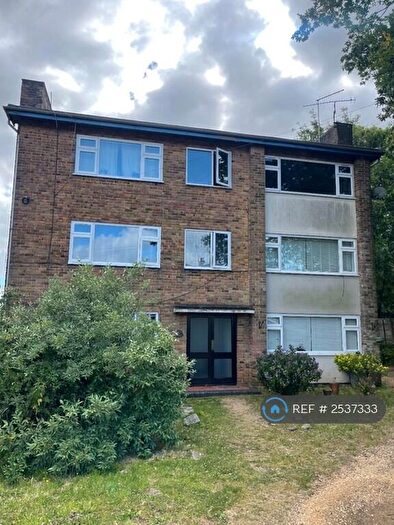 1 Bedroom Flat To Rent In Castle Court, Southampton, SO18