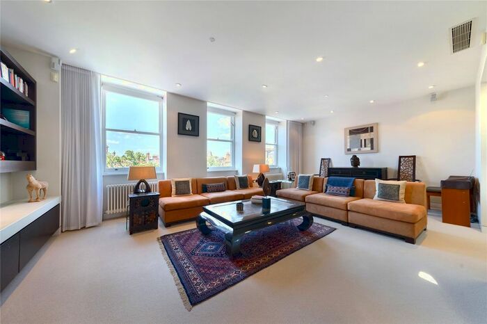 2 Bedroom Flat To Rent In Cadogan Square, Knightsbridge, London, SW1X