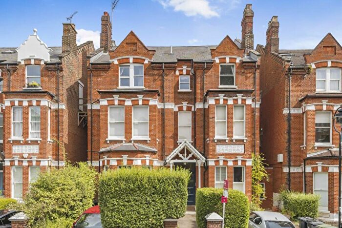 2 Bedroom Flat For Sale In Coolhurst Road, Crouch End, N8