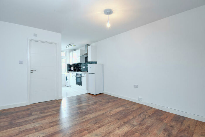 1 Bedroom Apartment To Rent In Homesdale Road, Bromley, BR1