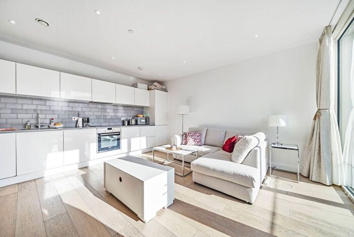 1 Bedroom Flat To Rent In Schooner Road, Royal Docks, London, E16