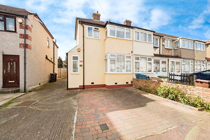 3 Bedroom Property To Rent In Beam Avenue, Dagenham, RM10