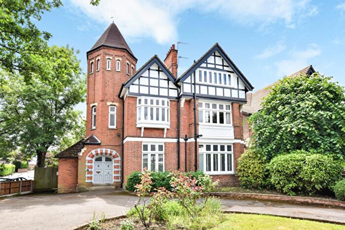 2 Bedroom Flat For Sale In Grove Park Road, Mottingham, SE9