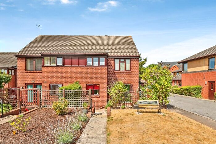 1 Bedroom Flat For Sale In Cedar Park, Ilkeston, DE7