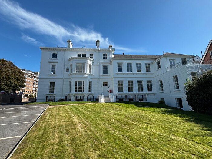 1 Bedroom Flat To Rent In Hartington Place, Eastbourne, BN21