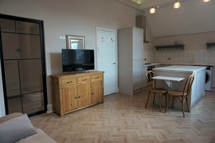 2 Bedroom Flat To Rent In Connaught Road, Roath, Cardiff, CF24