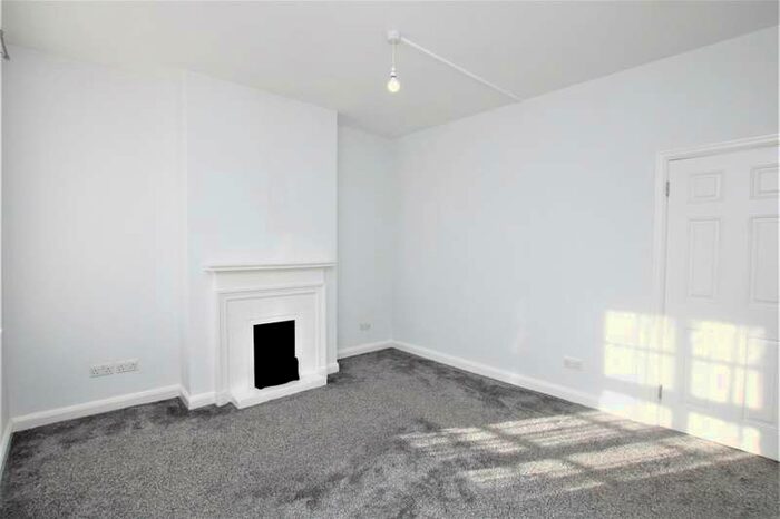 1 Bedroom Flat To Rent In The Market Place, Falloden Way, Hampstead Garden Suburb, NW11