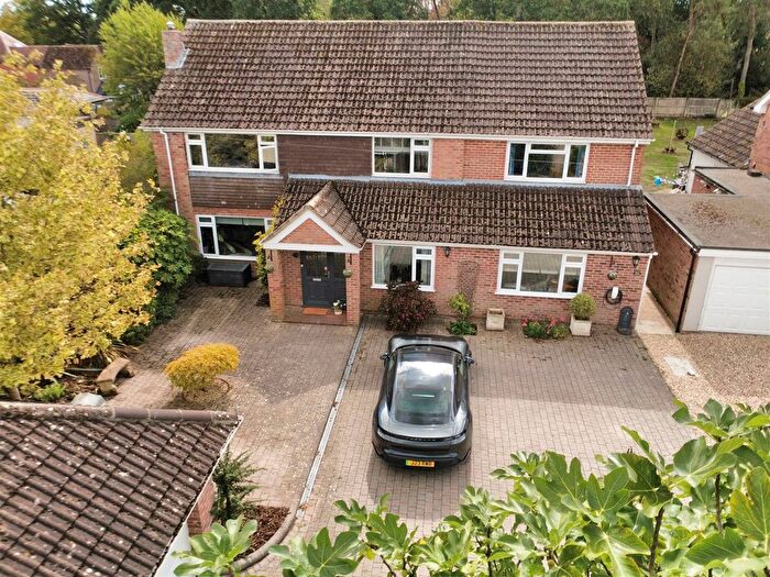 4 Bedroom Detached House For Sale In Essex Street, Newbury, RG14